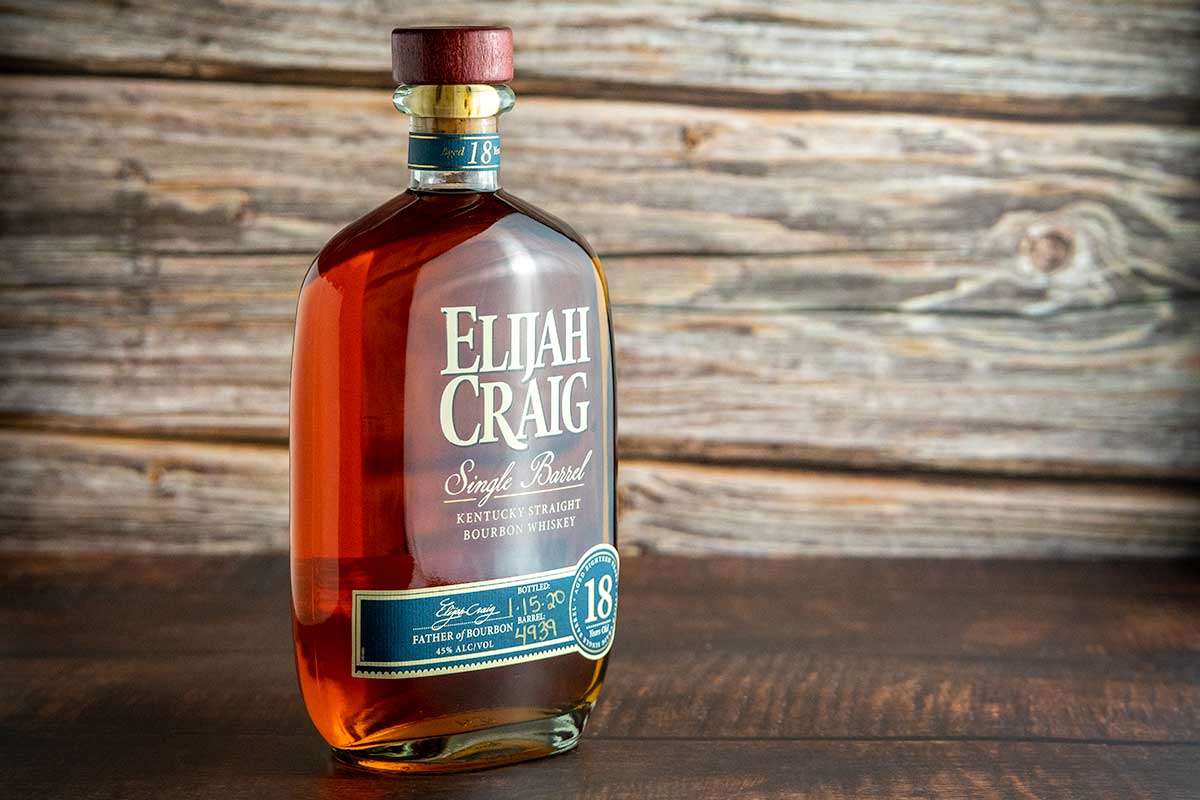 Elijah Craig 18 Year Old Single Barrel - bottle angle